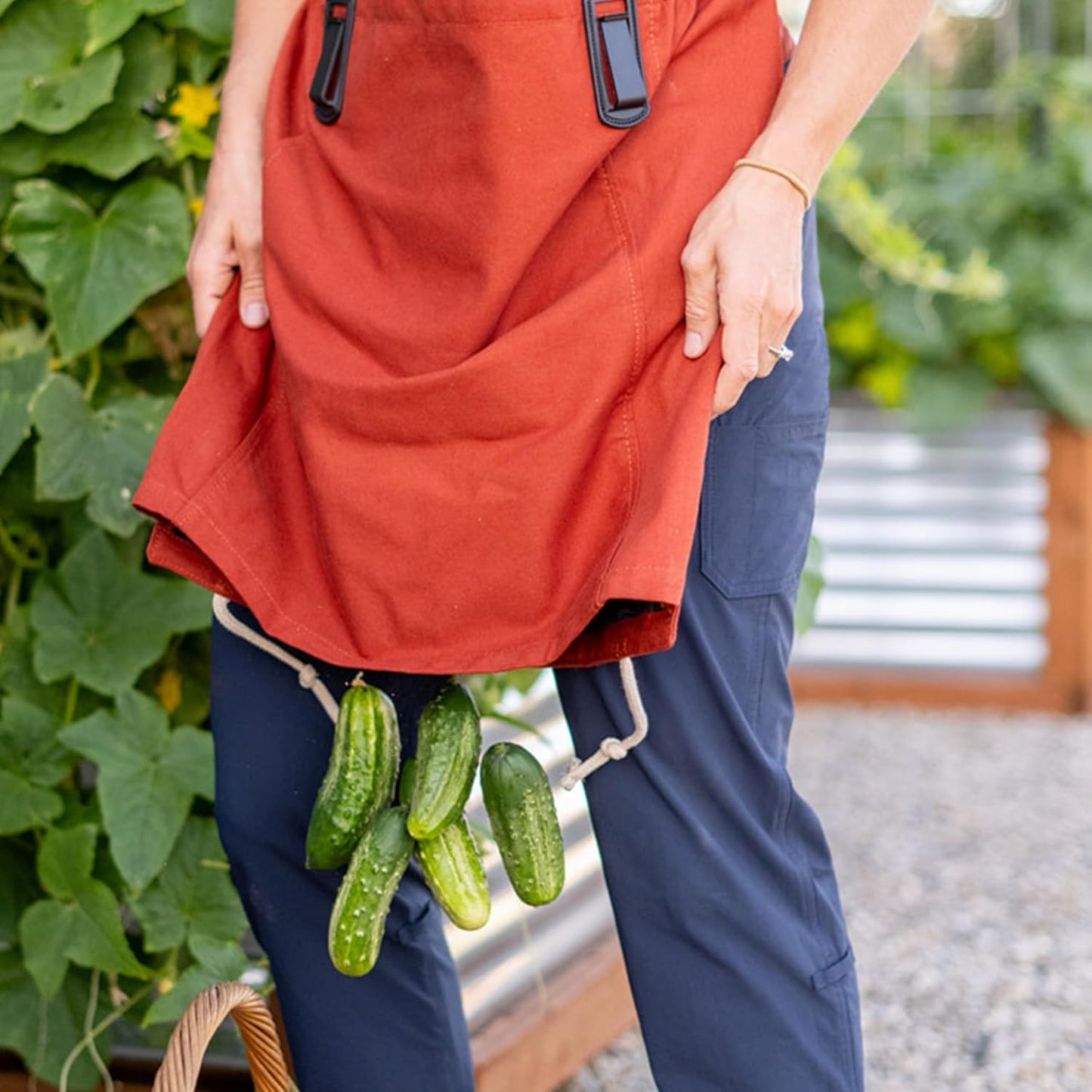 Roo Gardening Apron with Pockets & Harvesting, Picking Pouch - Adjustable, Water-resistant, Washable Canvas Cotton