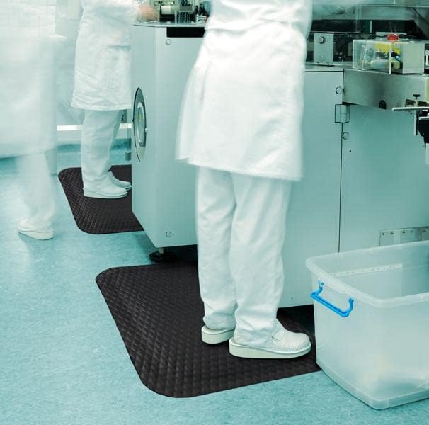 American Floor Mats Hog Heaven Premium 7/8" Black & Yellow Border 4' x 8' Nitrile Backed Anti-Fatigue Comfort Mat